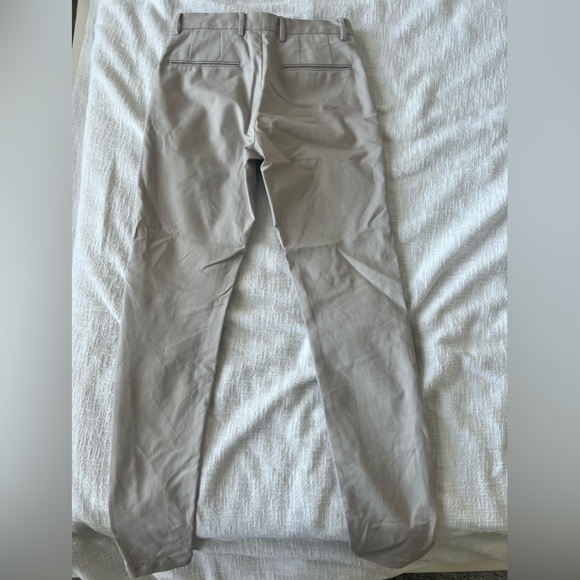 Reiss Eastbury Slim Fit Cotton Blend Chino Trousers (Stone) - Picture 6 of 7